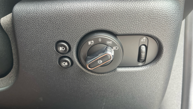 MINI Hatchback 135kW Cooper S Level 3 33kWh 3dr Auto Electric Hatchback